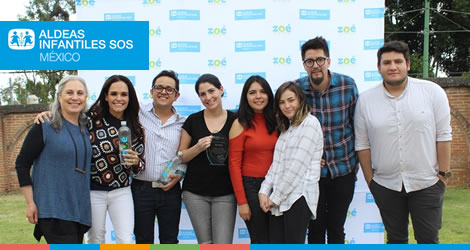 Zoé Water apoya la infancia